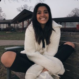 Meet your Posher, Ariana